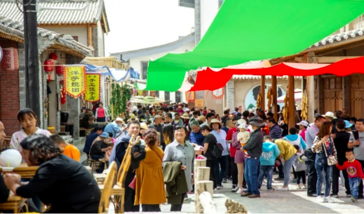 【沿着黄河遇见海】兰州新区:来着大西北的“10后”_fororder_16