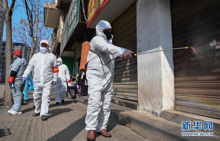 (新华全媒头条·图文互动)(15)英雄的城市,英雄的人民——写在武汉疫情防控胶着对垒的关键时刻