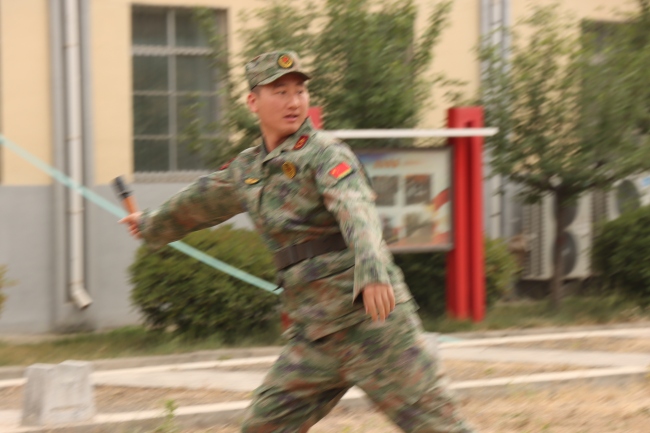 陕西省宝鸡市陈仓区人武部从严从难组织民兵训练