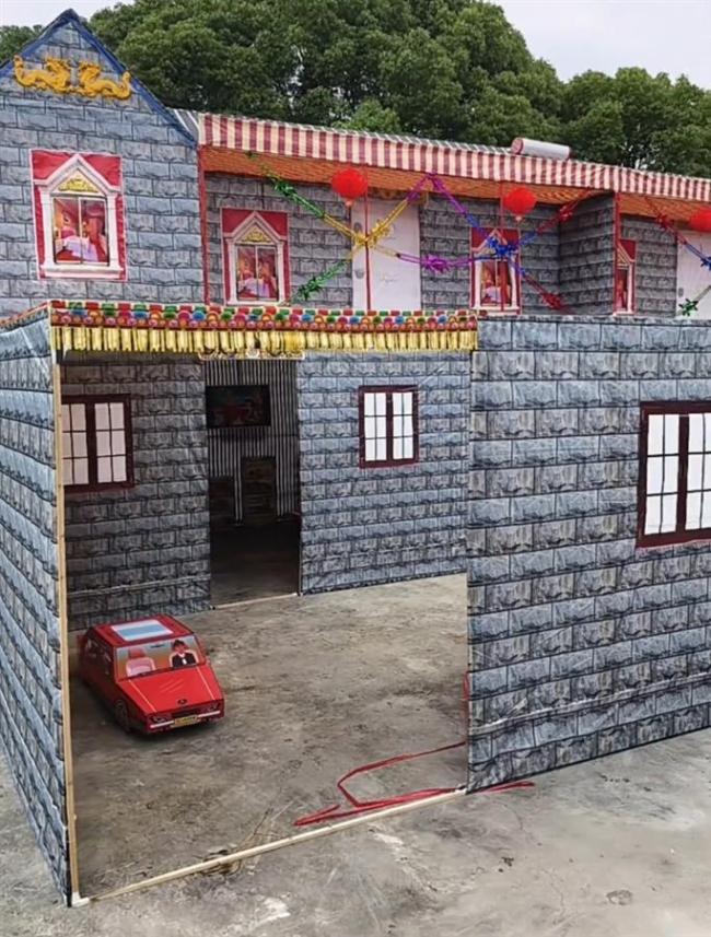 祭祀纸别墅售价过万 从业者否认暴利!200平米双层纸别墅售价1.5万元