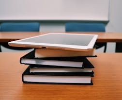 赣南师范学院科技学院和安徽师范大学皖江学院对比哪个好哪个更厉害?差距大吗?