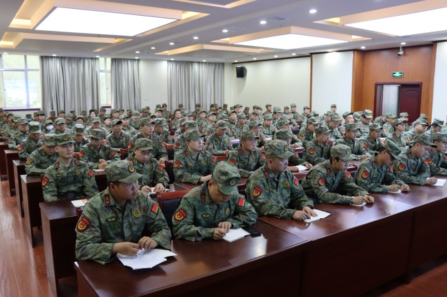 陕西省宝鸡市陈仓区人武部从严从难组织民兵训练