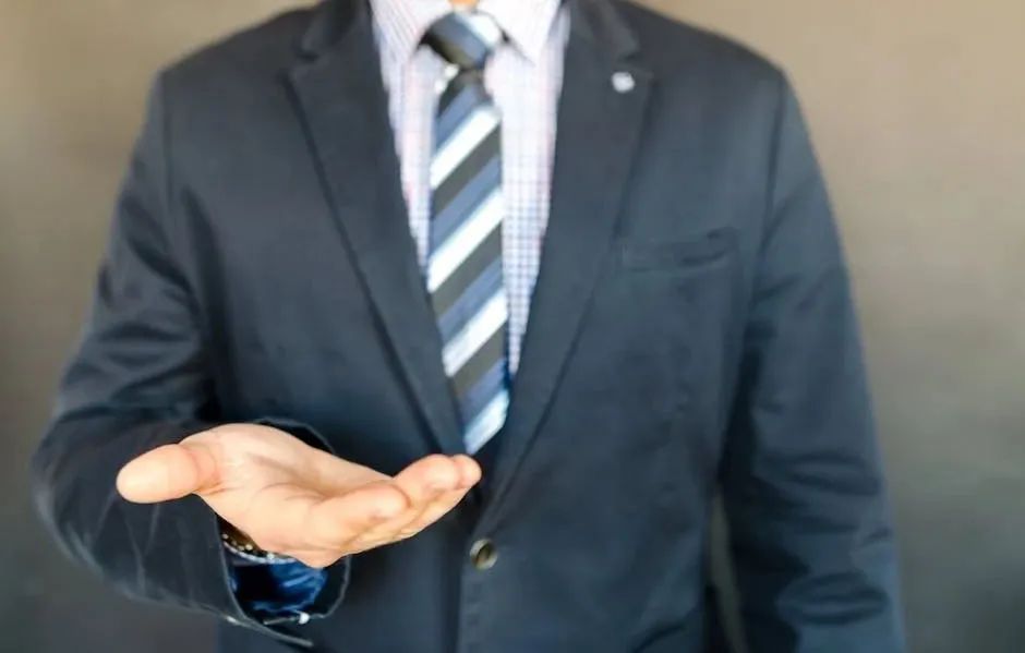 多地招“聘任制公务员”,最高年薪80万还不用“考公”,怎么回事?