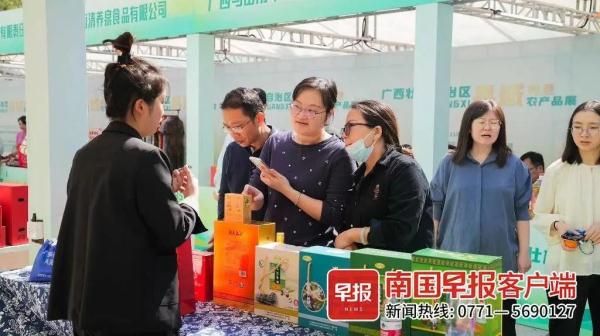 百香果、六堡茶、扣肉……广西这些特产在深圳火了!市民争相购买