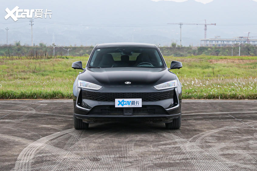 试驾赛力斯SF5|大灯造型很亮眼