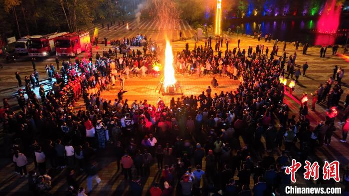 “中国最冷小镇”呼中五花山森林穿越节启幕