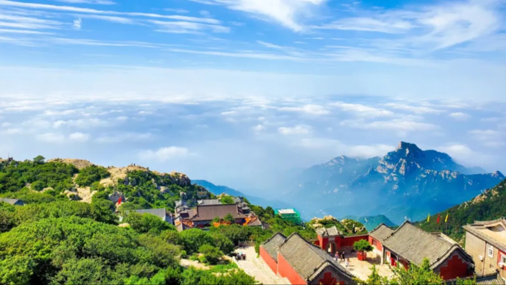 五岳之首，人间仙境，风景壮丽，山东泰山