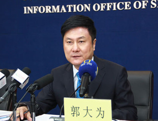 铜川:产业转型与城市转型并重
10月22日,陕西省“一市一策”系列新闻发布会(三)在西安举行,本场新闻发布会的主题为铜川资源型城市转型发展情况。铜川市市委副书记、市长郭大为,铜川市副市长曹远勃出席了发布会。
“转型不是放弃传统产业,更不是‘走回头路’,转型包括产业转型及城市转型。”郭大为说,铜川将加快推进经济强、文化兴、生态美的全国知名休闲养生城市建设,确保到2016年基本完成转型任务。 ……【详细】
铜川:主动融入西安都市圈 大力改善环境