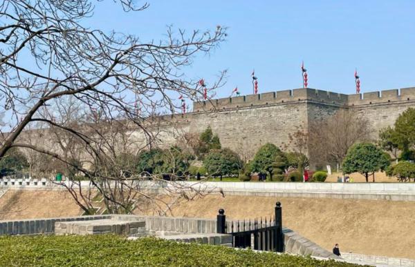 西安气温迎今年新高!提醒:厚衣服先别收……