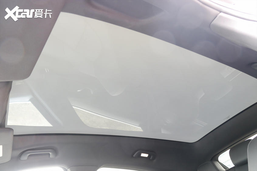 试驾赛力斯SF5|大灯造型很亮眼