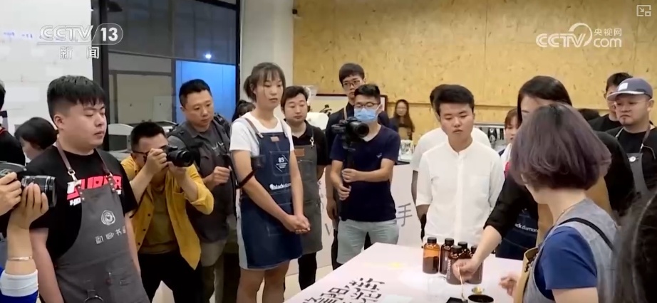 开盲盒!这些国货之光含“滇”量高!