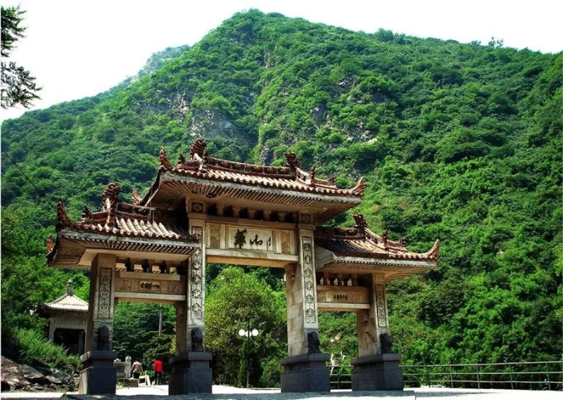 打开春天的大门,邂逅华山之美。