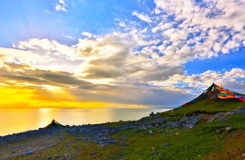 青海旅游攻略必去景点大全（青海必去十大旅游景点）