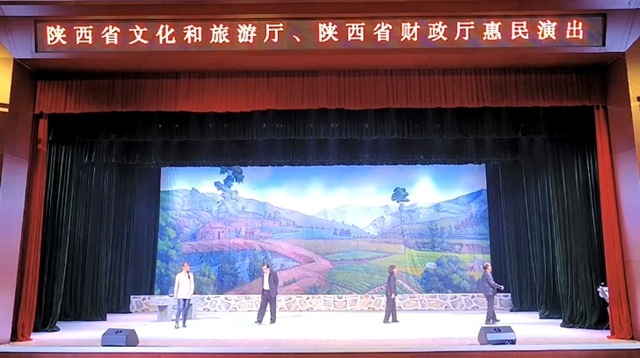 近日,华阴市文化和旅游局通过线上直播的方式让爱听戏的百姓们过足戏瘾。