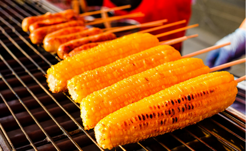 烧烤玉米、火腿肠