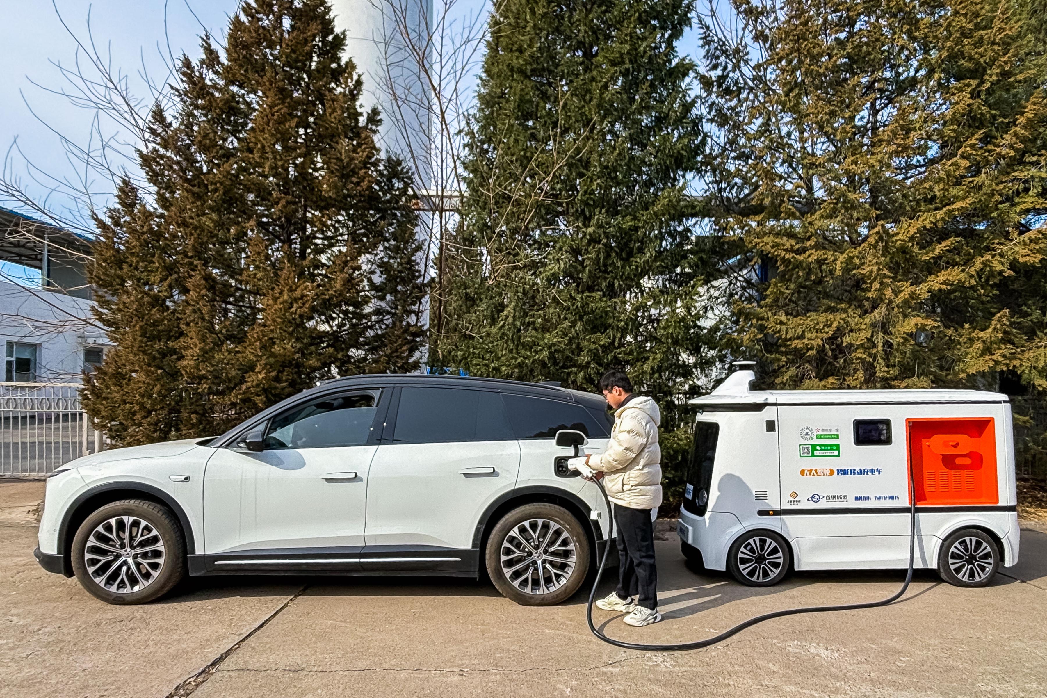 DW250221首钢钢好充智能移动充电车1