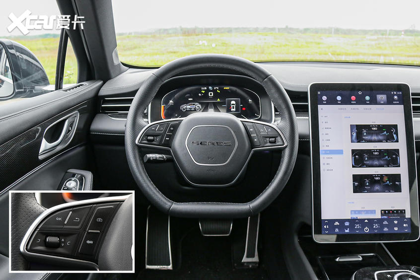 试驾赛力斯SF5|大灯造型很亮眼