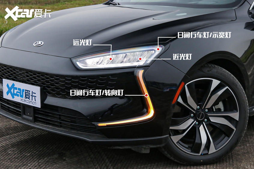 试驾赛力斯SF5|大灯造型很亮眼